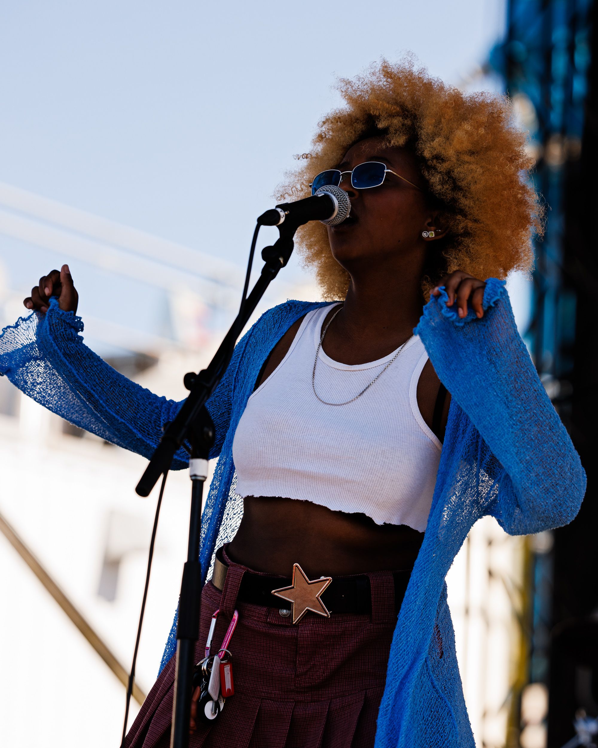 Haleluya Hailu performing live on stage